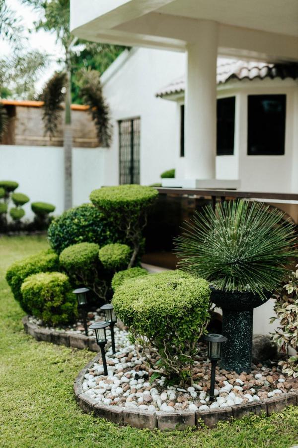 Bahay Ni Kikay Vacation Rental - Wifi Included General Santos City Exteriör bild